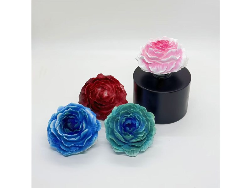 The cross-border fusion of diatomaceous earth and perfumery art: deciphering the technological aesthetics of color-changing perfumed flowers